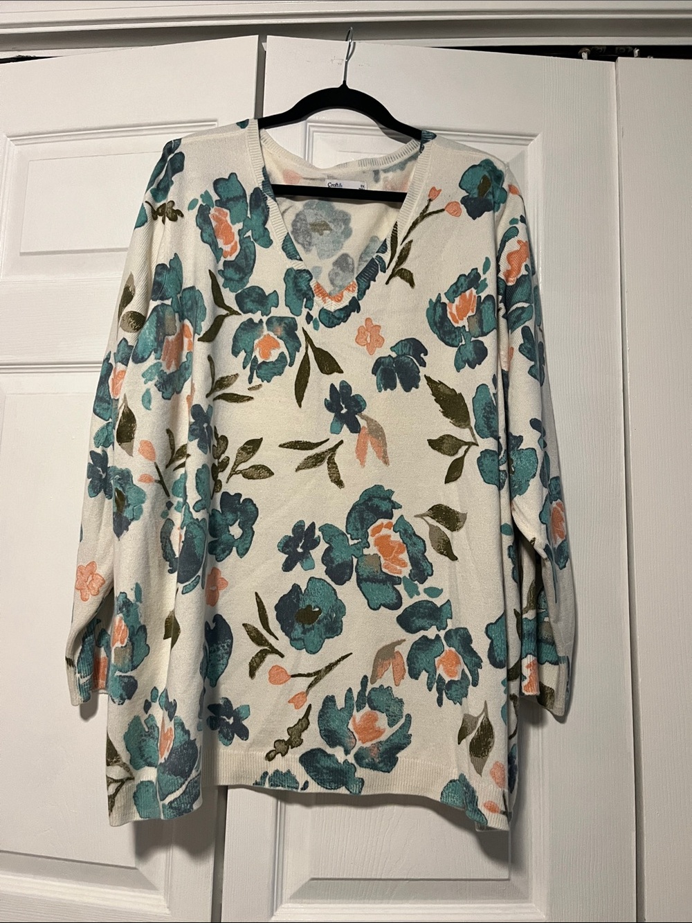 croft & barrow Cream V-Neck Sweater with Teal & Peach Floral Print